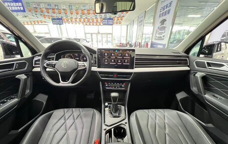 Volkswagen Tiguan II, 2023 год, 1 840 000 рублей, 14 фотография