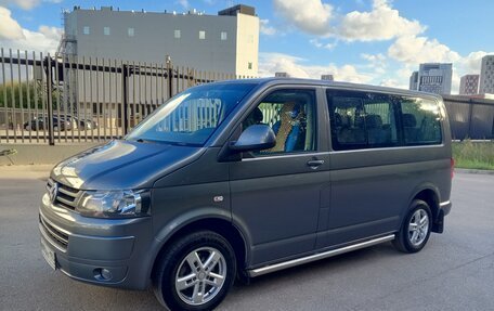 Volkswagen Caravelle T5, 2010 год, 1 800 000 рублей, 8 фотография