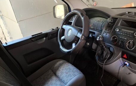 Volkswagen Caravelle T5, 2008 год, 1 140 000 рублей, 2 фотография