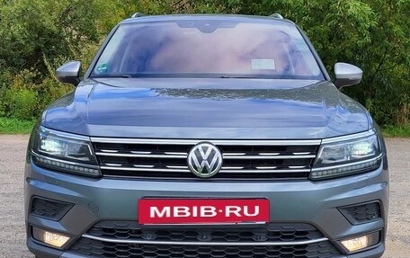 Volkswagen Tiguan II, 2019 год, 2 790 000 рублей, 2 фотография