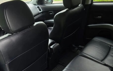 Mitsubishi Outlander III рестайлинг 3, 2011 год, 1 400 000 рублей, 9 фотография