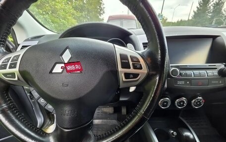 Mitsubishi Outlander III рестайлинг 3, 2011 год, 1 400 000 рублей, 11 фотография
