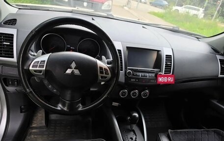 Mitsubishi Outlander III рестайлинг 3, 2011 год, 1 400 000 рублей, 14 фотография