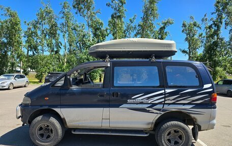 Mitsubishi Delica III, 1988 год, 900 000 рублей, 4 фотография