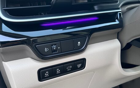 KIA Carnival, 2024 год, 6 000 000 рублей, 27 фотография