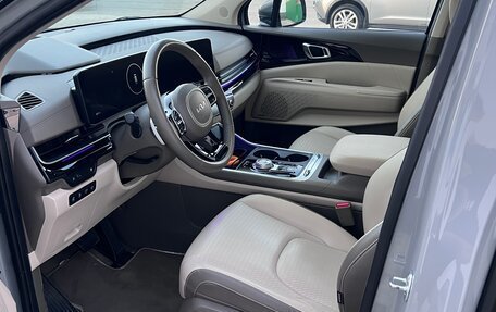 KIA Carnival, 2024 год, 6 000 000 рублей, 38 фотография