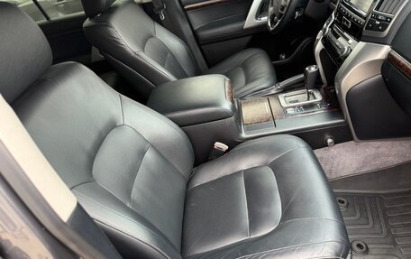 Toyota Land Cruiser 200, 2013 год, 3 690 000 рублей, 24 фотография