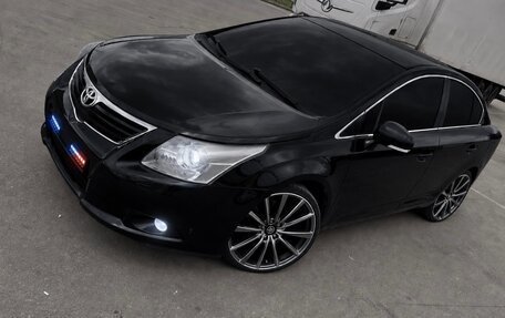 Toyota Avensis III рестайлинг, 2010 год, 900 000 рублей, 1 фотография