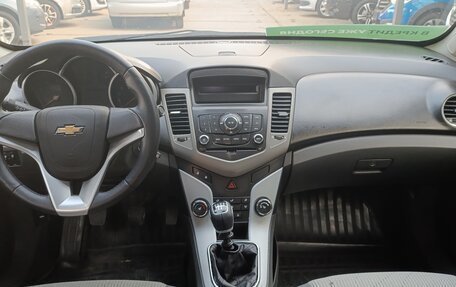 Chevrolet Cruze II, 2010 год, 530 000 рублей, 9 фотография