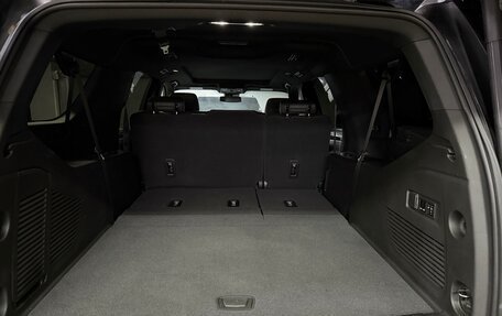 Chevrolet Suburban, 2023 год, 12 500 000 рублей, 18 фотография