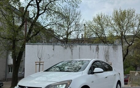 Opel Astra J, 2013 год, 790 000 рублей, 2 фотография