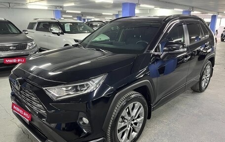 Toyota RAV4, 2019 год, 3 550 000 рублей, 1 фотография