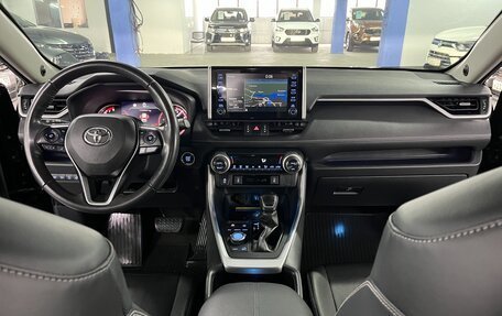 Toyota RAV4, 2019 год, 3 550 000 рублей, 17 фотография