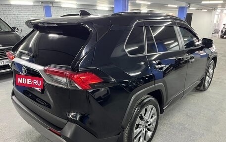 Toyota RAV4, 2019 год, 3 550 000 рублей, 5 фотография