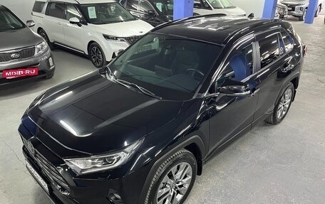 Toyota RAV4, 2019 год, 3 550 000 рублей, 9 фотография