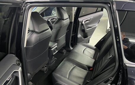 Toyota RAV4, 2019 год, 3 550 000 рублей, 21 фотография