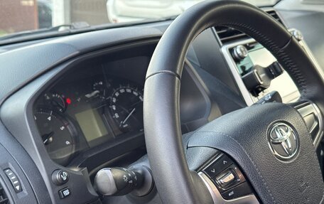 Toyota Land Cruiser Prado 150 рестайлинг 2, 2018 год, 4 200 000 рублей, 4 фотография