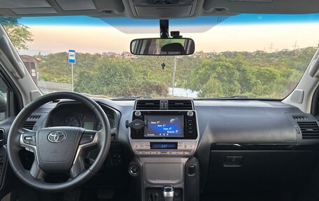 Toyota Land Cruiser Prado 150 рестайлинг 2, 2018 год, 4 200 000 рублей, 3 фотография