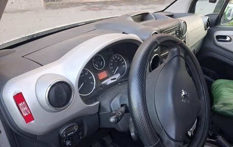 Peugeot Partner II рестайлинг 2, 2011 год, 650 000 рублей, 7 фотография
