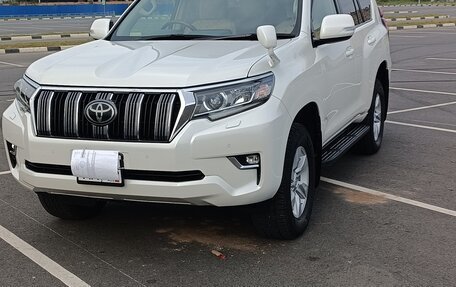 Toyota Land Cruiser Prado 150 рестайлинг 2, 2021 год, 5 800 000 рублей, 2 фотография