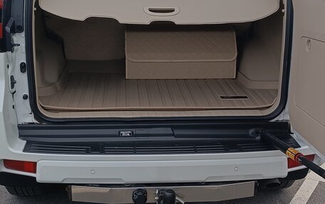 Toyota Land Cruiser Prado 150 рестайлинг 2, 2021 год, 5 800 000 рублей, 8 фотография
