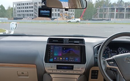 Toyota Land Cruiser Prado 150 рестайлинг 2, 2021 год, 5 800 000 рублей, 10 фотография