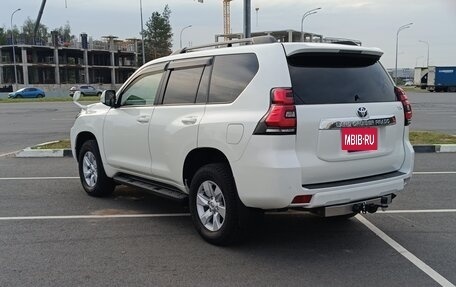 Toyota Land Cruiser Prado 150 рестайлинг 2, 2021 год, 5 800 000 рублей, 11 фотография
