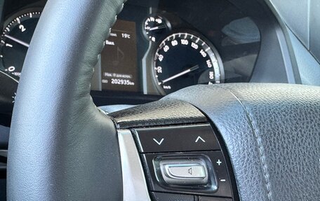 Toyota Land Cruiser Prado 150 рестайлинг 2, 2020 год, 4 600 000 рублей, 5 фотография