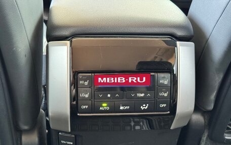 Toyota Land Cruiser Prado 150 рестайлинг 2, 2020 год, 4 600 000 рублей, 9 фотография