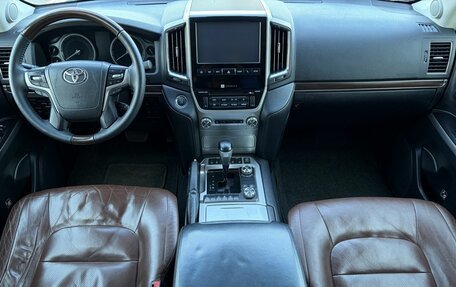Toyota Land Cruiser 200, 2016 год, 4 380 000 рублей, 10 фотография