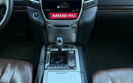 Toyota Land Cruiser 200, 2016 год, 4 380 000 рублей, 11 фотография