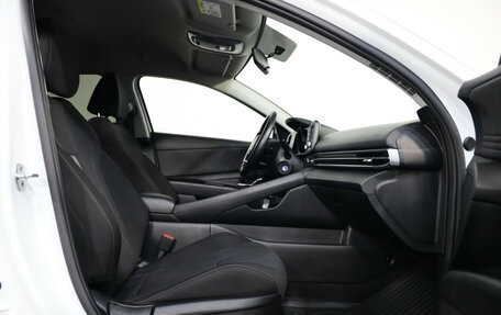 Hyundai Elantra, 2021 год, 1 939 000 рублей, 21 фотография