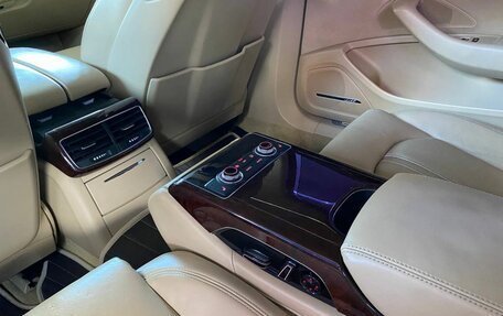 Audi A8, 2011 год, 875 000 рублей, 13 фотография