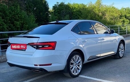 Skoda Superb III рестайлинг, 2021 год, 3 500 000 рублей, 3 фотография