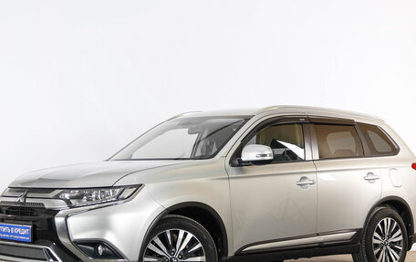 Mitsubishi Outlander III рестайлинг 3, 2020 год, 2 289 000 рублей, 4 фотография
