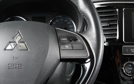 Mitsubishi Outlander III рестайлинг 3, 2020 год, 2 289 000 рублей, 16 фотография