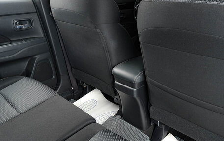 Mitsubishi Outlander III рестайлинг 3, 2020 год, 2 289 000 рублей, 10 фотография