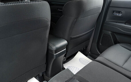 Mitsubishi Outlander III рестайлинг 3, 2020 год, 2 289 000 рублей, 9 фотография