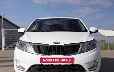 KIA Rio III рестайлинг, 2013 год, 869 200 рублей, 2 фотография