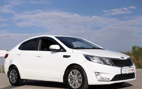 KIA Rio III рестайлинг, 2013 год, 869 200 рублей, 3 фотография