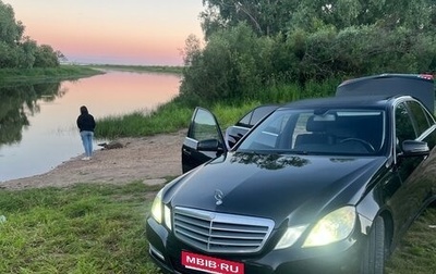 Mercedes-Benz E-Класс, 2012 год, 1 020 000 рублей, 1 фотография