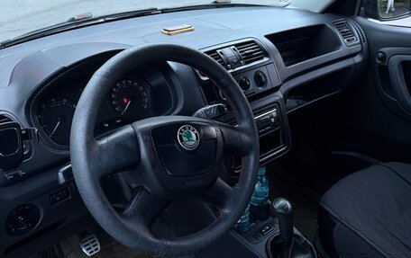 Skoda Fabia II, 2010 год, 350 000 рублей, 24 фотография