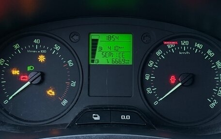 Skoda Fabia II, 2010 год, 350 000 рублей, 29 фотография