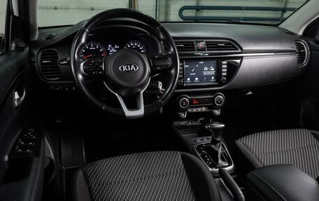 KIA Rio IV, 2018 год, 1 399 000 рублей, 6 фотография