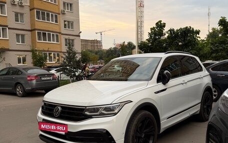 Volkswagen Tiguan II, 2021 год, 3 500 000 рублей, 2 фотография