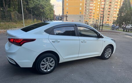 Hyundai Solaris II рестайлинг, 2018 год, 1 050 000 рублей, 8 фотография