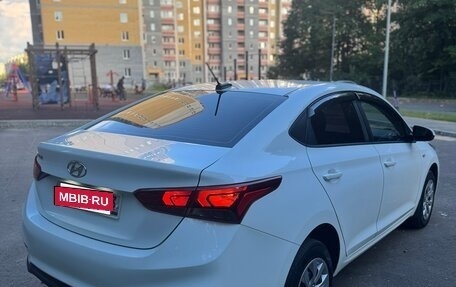 Hyundai Solaris II рестайлинг, 2018 год, 1 050 000 рублей, 4 фотография