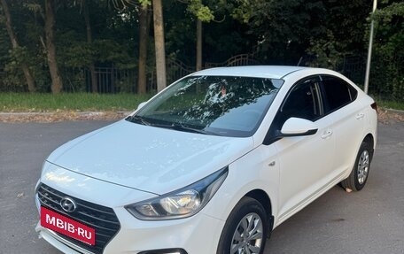 Hyundai Solaris II рестайлинг, 2018 год, 1 050 000 рублей, 3 фотография