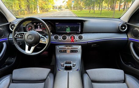Mercedes-Benz E-Класс, 2019 год, 2 950 000 рублей, 10 фотография