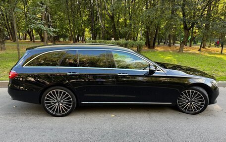 Mercedes-Benz E-Класс, 2019 год, 2 950 000 рублей, 4 фотография
